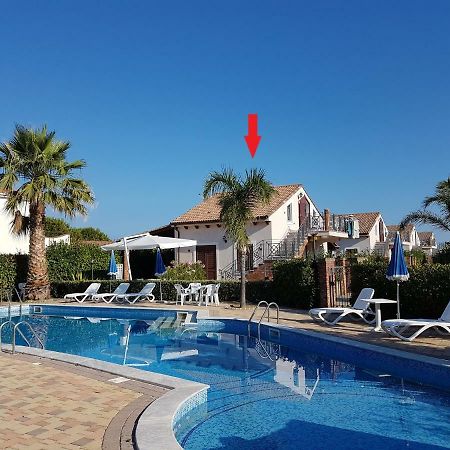 Villa Mansarda Con Vista Piscina à Campofelice Di Roccella Extérieur photo