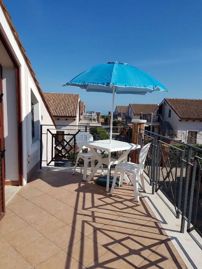 Villa Mansarda Con Vista Piscina à Campofelice Di Roccella Extérieur photo
