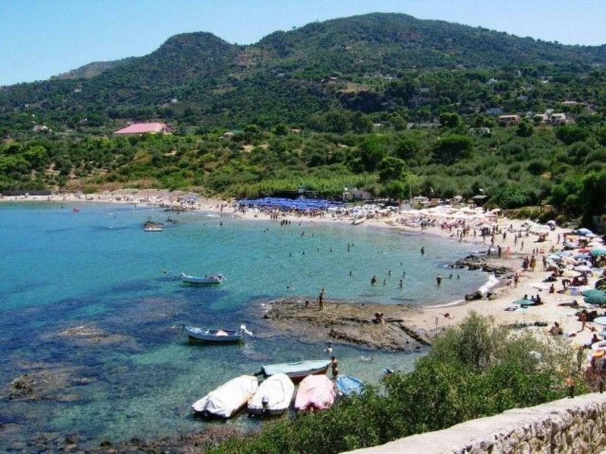 Villa Mansarda Con Vista Piscina à Campofelice Di Roccella Extérieur photo