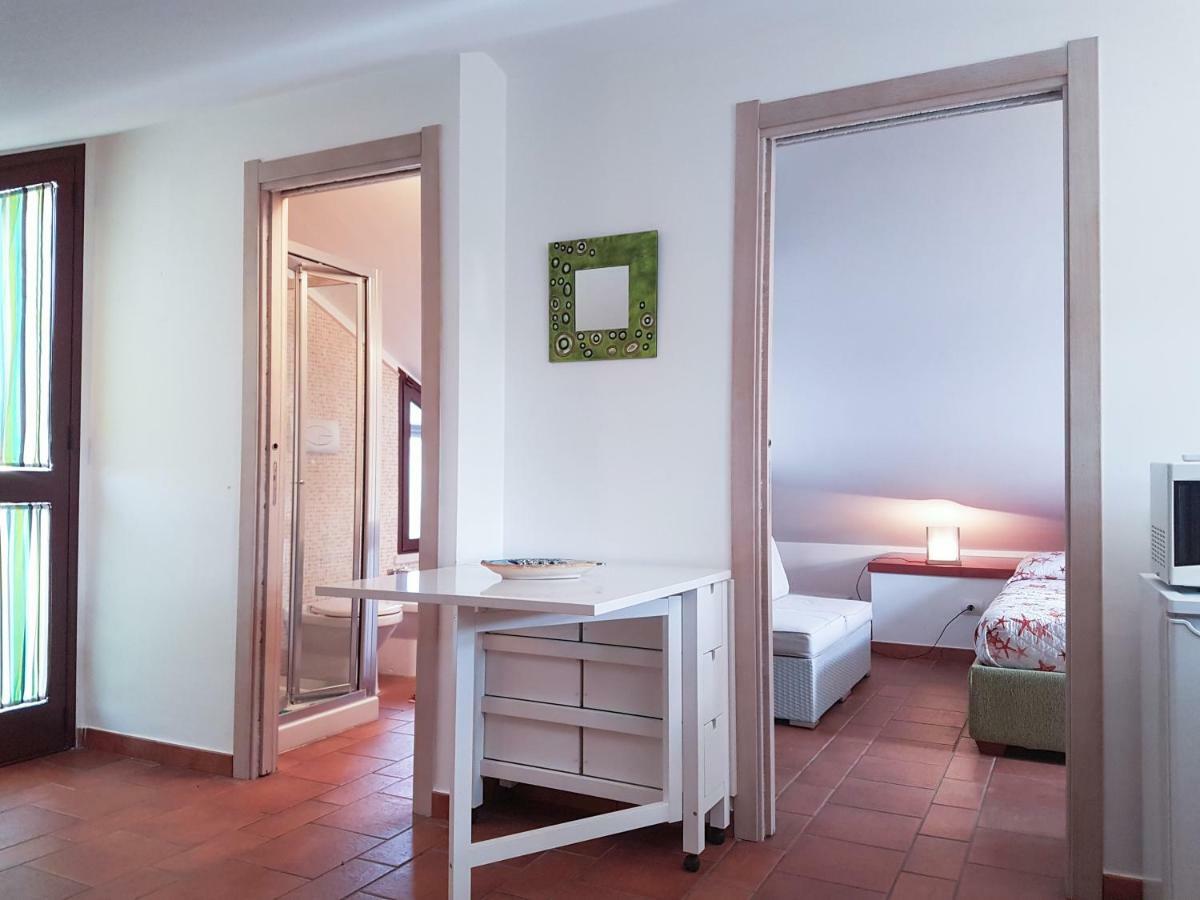Villa Mansarda Con Vista Piscina à Campofelice Di Roccella Extérieur photo