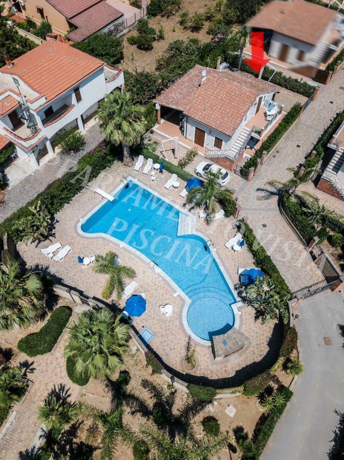 Villa Mansarda Con Vista Piscina à Campofelice Di Roccella Extérieur photo